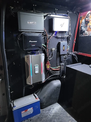  FORD TRANSIT vind sau schimb cu BMW  e90 - imagine 6