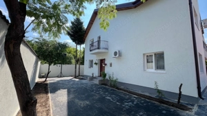 Casă P+1 – 4 dormitoare, curte modernă, dormitor la parter - imagine 2