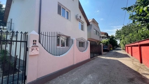 Casă P+1 – 4 dormitoare, curte modernă, dormitor la parter - imagine 3
