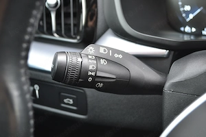 Volvo XC60 B4 AWD Momentum PRO Geartronic - imagine 11