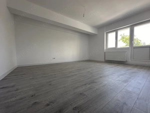 Apartamente Decomandate / Sector 6