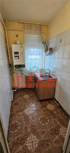 NOU! Ap. 3 cam., et.2, decom., zona Gara! - imagine 5