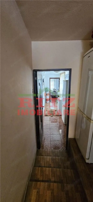 CASA DE VANZARE CU GARAJ,ZONA BOLD - imagine 7