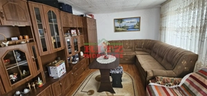 CASA DE VANZARE CU GARAJ,ZONA BOLD - imagine 2