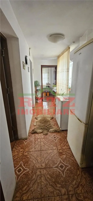 CASA DE VANZARE CU GARAJ,ZONA BOLD - imagine 8