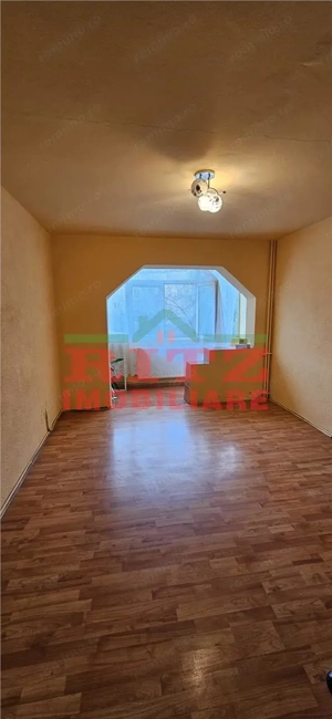 NOU! Ap. 3 cam., et.2, decom., zona Gara!