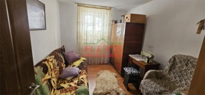 CASA DE VANZARE CU GARAJ,ZONA BOLD - imagine 4