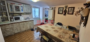 CASA DE VANZARE CU GARAJ,ZONA BOLD - imagine 5