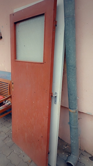 Doua usi de vanzare - imagine 2