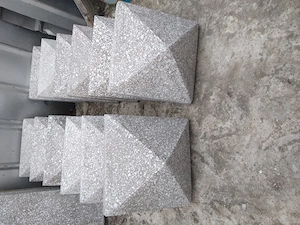 Vând pălării și coame din mozaic. - imagine 5