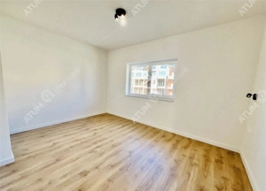 Apartament cu 3 camere 2 bai la alb loc privat de parcare in Turnisor - imagine 3