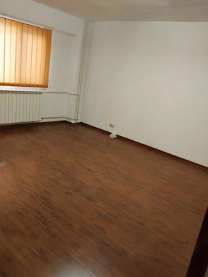 Garsoniera  decomandata 40 mp -locuit sa birou-5 minute metrou Timpuri Noi  - imagine 2