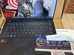 Vând laptop Asus Vivobook 14 inch OLED Intel Ultra Core 5 125H