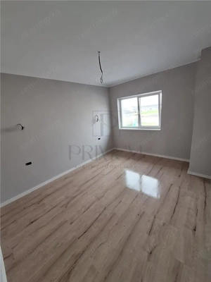 Duplex separat prin camera tehnica - toate utilitatile - suprafete generoase - imagine 7