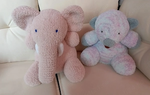 Jucării tricotate pentru cei mici. 