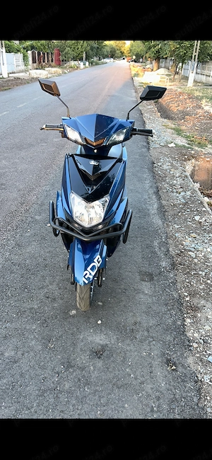 Se vinde scuter electric în stare foarte bună de funcționare merge bine arată 10 din 10 - imagine 2