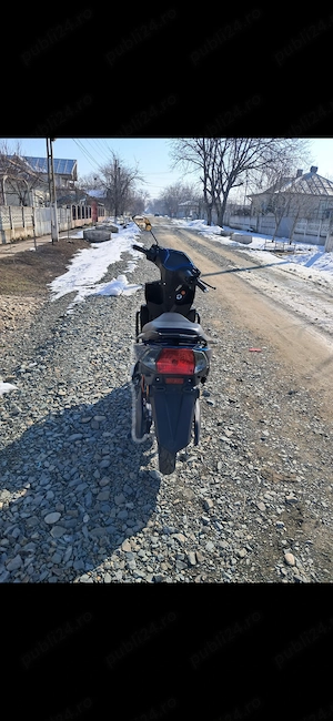 Se vinde scuter electric în stare foarte bună de funcționare merge bine arată 10 din 10 - imagine 3