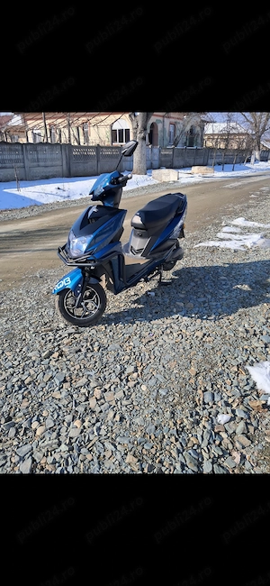 Se vinde scuter electric în stare foarte bună de funcționare merge bine arată 10 din 10 - imagine 5