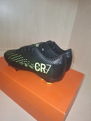 Ghete de fotbal,copii si juniori Nr.37 - imagine 4