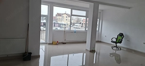 Spatiu comercial de inchiriat in Onesti 80 m2 - imagine 9