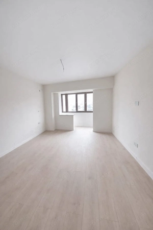 De vazare apartament cu 3 camere, Baia Comunala, 135.000 Euro - imagine 2