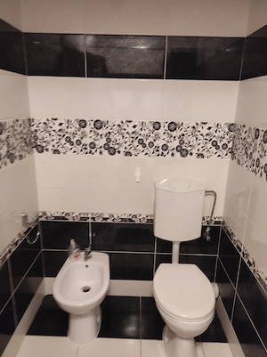 Vând apartament 2 camere , complet mobilat și utilat, cu loc de parcare sub bloc. - imagine 14