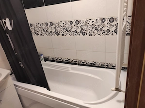 Vând apartament 2 camere , complet mobilat și utilat, cu loc de parcare sub bloc. - imagine 16