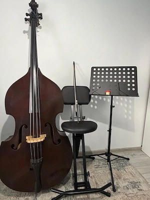 Contrabas,arcuș,scaun, suport partituri 