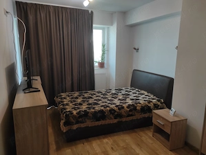 Vând apartament 2 camere , complet mobilat și utilat, cu loc de parcare sub bloc.