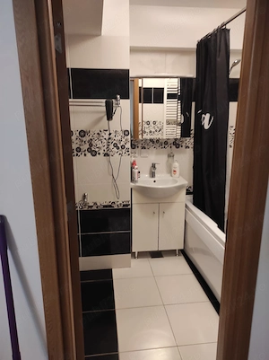 Vând apartament 2 camere , complet mobilat și utilat, cu loc de parcare sub bloc. - imagine 18