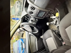 Duster 4x4, 79000 km verificabili, 1.2 benzină,an2016 - imagine 5