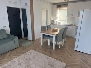 Apartament modern cu 3 camere in zona linistita de case