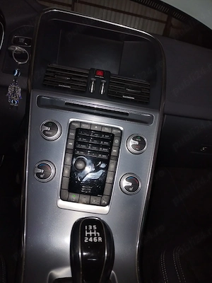 Vând volvo XC 60 D4 - imagine 5