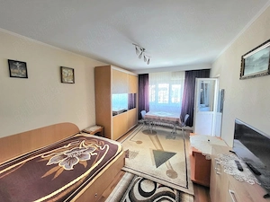 Inchiriez garsoniera metrou 1Decembrie