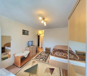 Inchiriez garsoniera metrou 1Decembrie - imagine 2