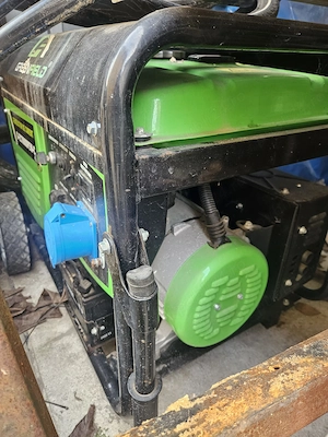 Vând generator electric