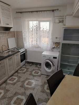 Închiriez microapartament - imagine 2