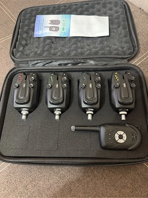 Vand articole de pescuit