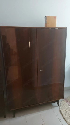 dulap din lemn vintage 