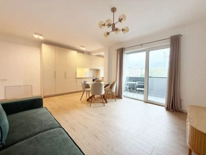 Vand apartament 2 camere complet mobilat, etaj 1, cu loc de parcare