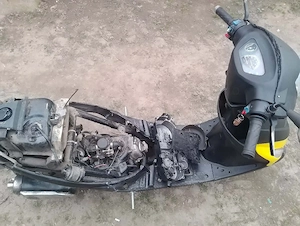 vand scuter defect cu acte sau fara - imagine 2