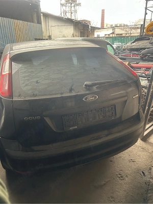 Dezmembrez Ford Focus - imagine 2