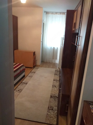 Persoana fizica, inchiriez garsoniera   Galata zona  Policlinica de recuperare . - imagine 3