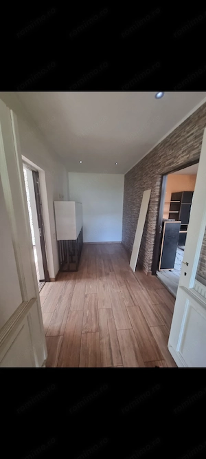 Casă şi teren de vânzare