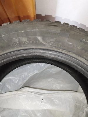 Vând 2 anvelope 205/55/16 aproape noi