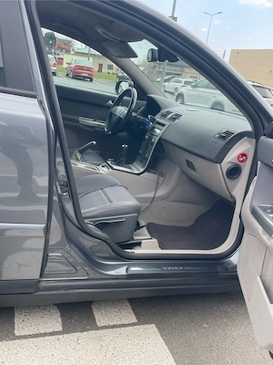 vand sau schimb volvo v50 diesel  - imagine 4