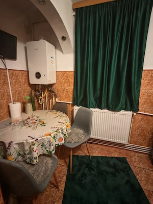 Vand apartament 3 camere semidecomandat - imagine 6