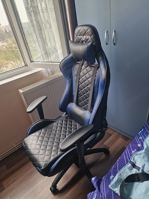 Scaun gaming  in stare absolut impecabil