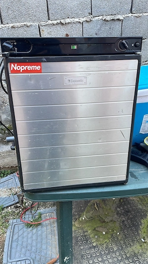 Frigider rulota pe gaz 12V si 230V