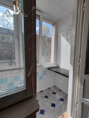 Apartament cu 2 camere semidecomandat 300  - imagine 7